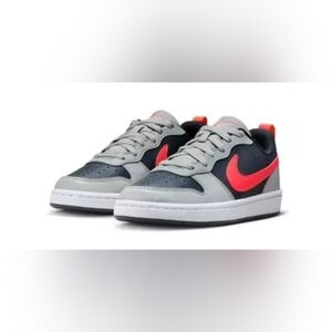 NIKE Court Borough Low